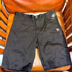 *Brand New* Men’s Volcom shorts Black Size 30 waist